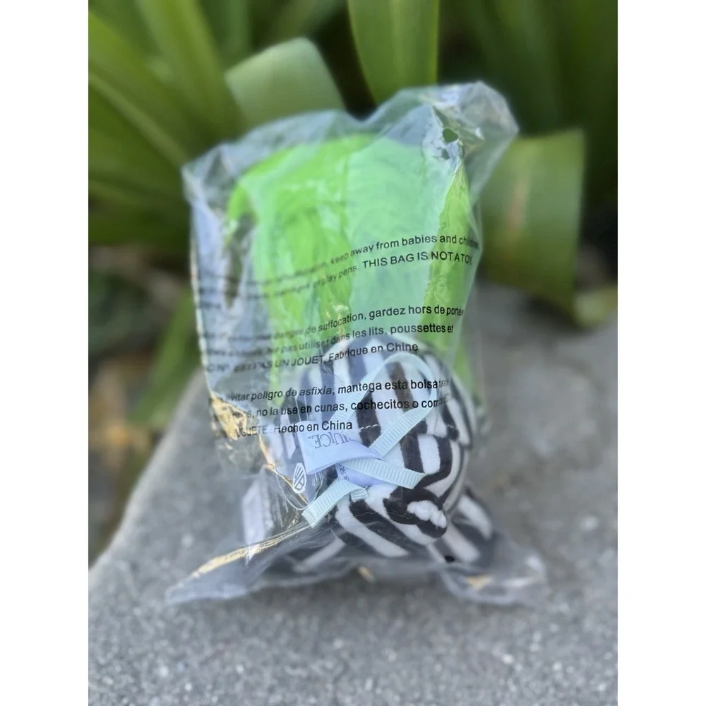 Beetlejuice in Striped Suit 7" Plush Shoulder Phunny Kidrobot with Magnet NWT - Picture 2 of 3